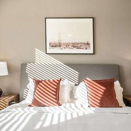 Landing Modern Apartment With Amazing Amenities Birmingham Bagian luar foto
