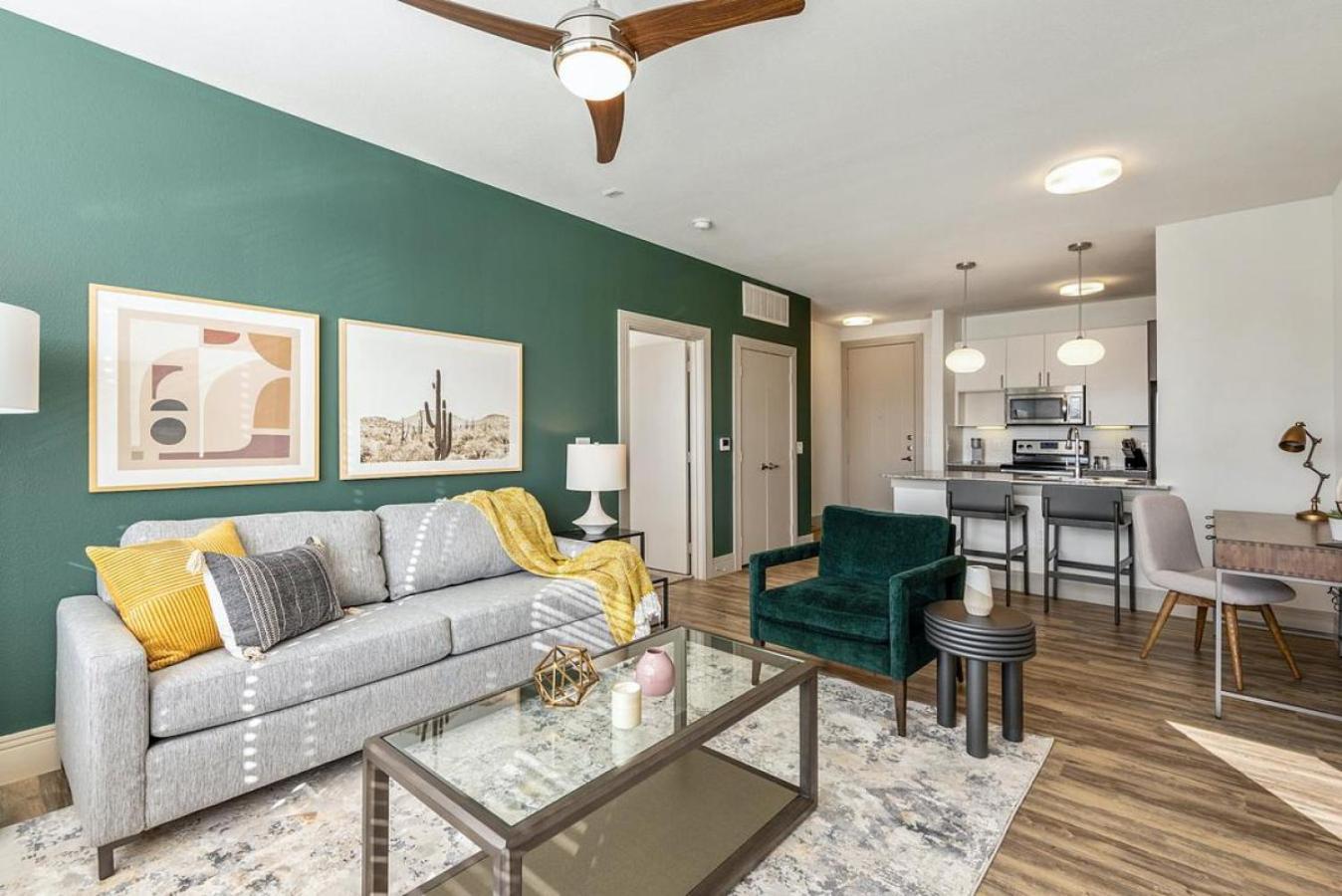 Landing Modern Apartment With Amazing Amenities Birmingham Bagian luar foto